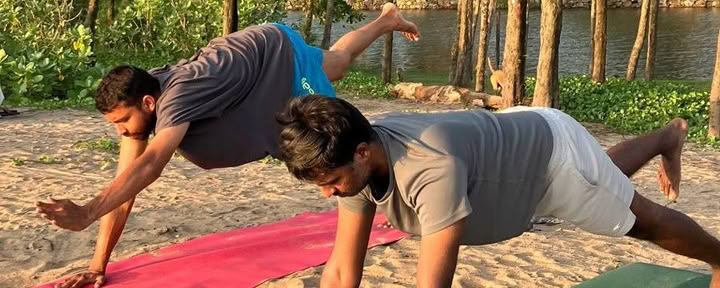 Curso de formación de profesores de yoga de 500 horas en Kerala