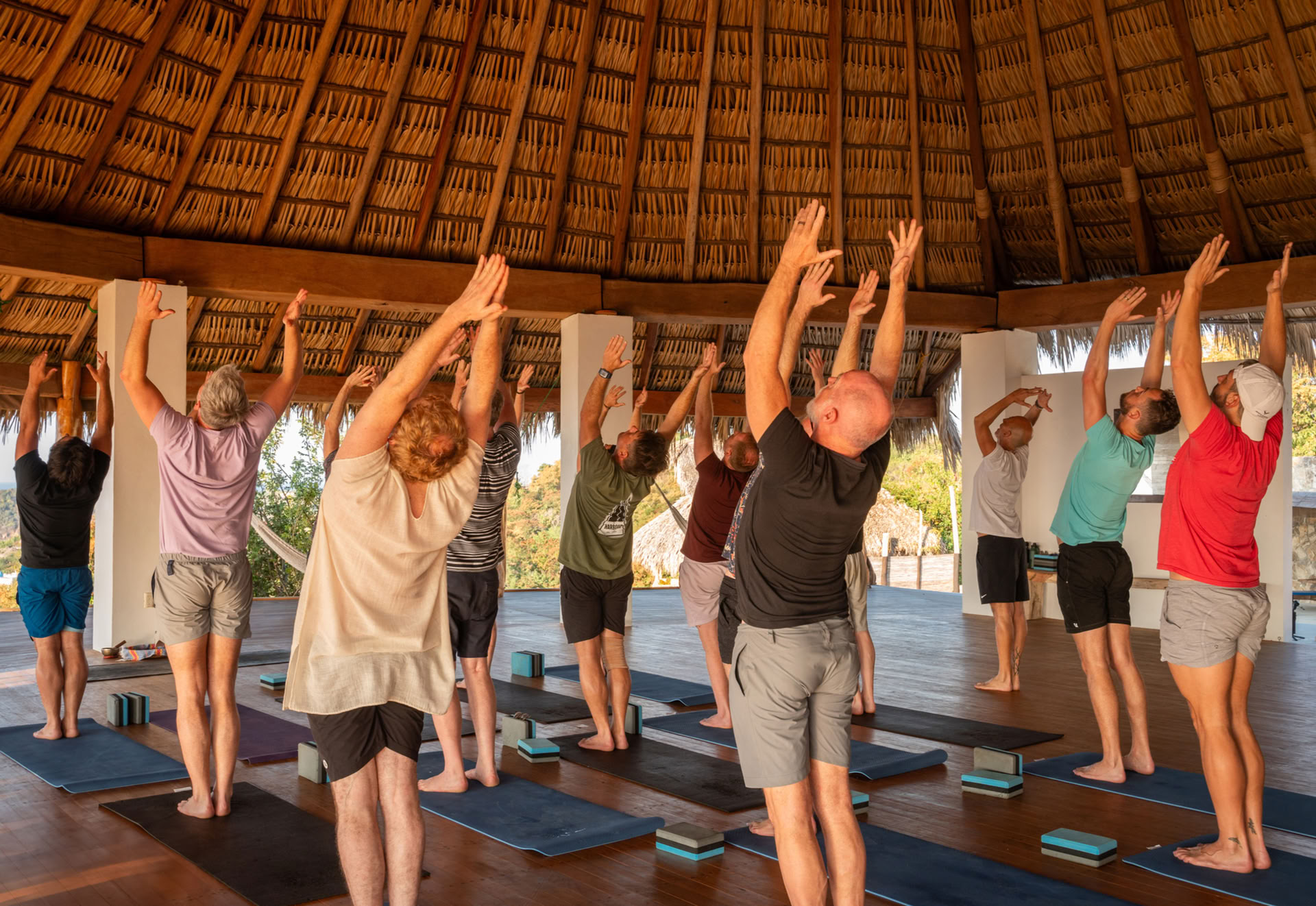 Hombres Solo 200 y 100 horas Formación de Profesores de Yoga, Creta, Grecia 01 - 21 de abril de 2027
