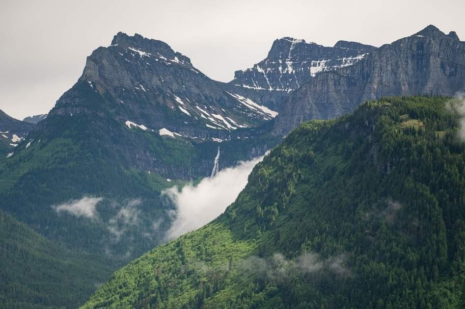 Montana ~ Montaña de lujo junto a la ladera
