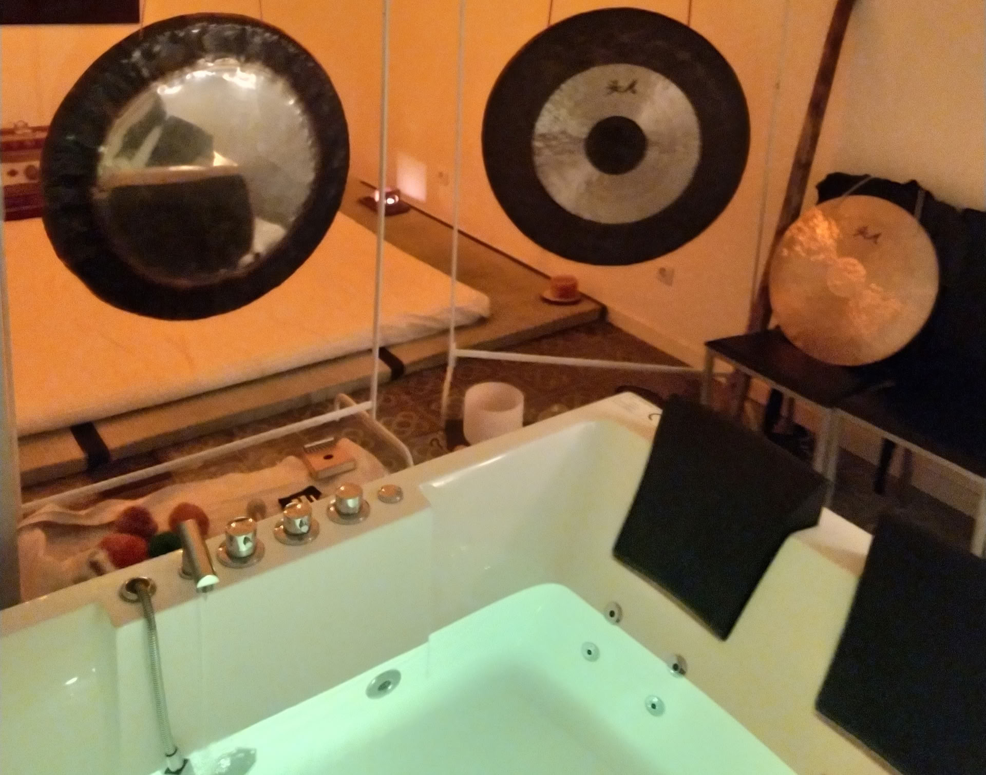 Jacuzzi de Gong 1 | Tantra