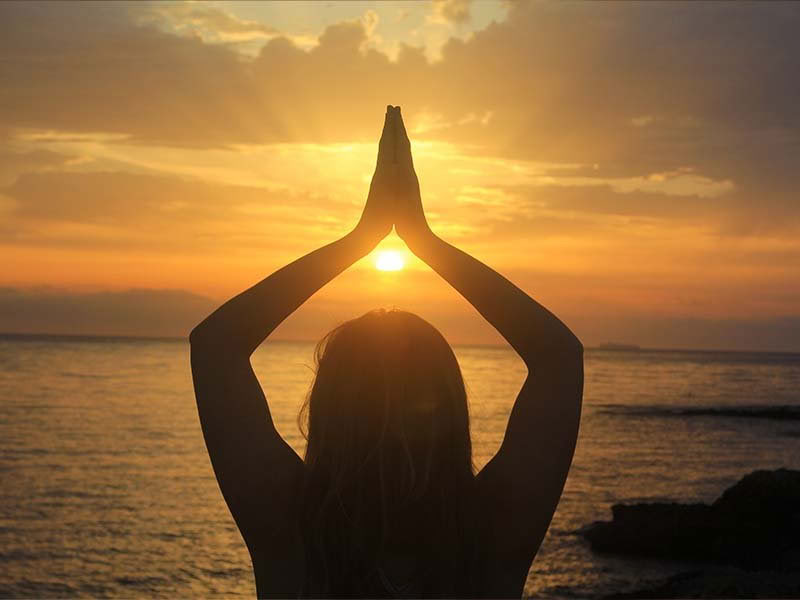 Sábado + Domingo por la mañana: Yoga y Meditación