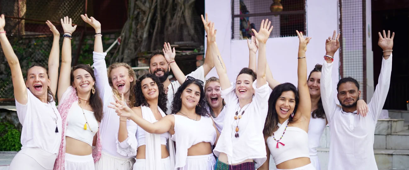 15 días de retiro de yoga en Rishikesh