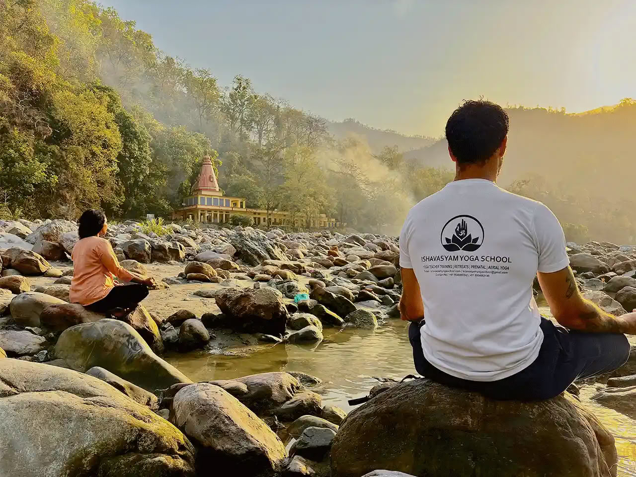 Curso de formación de profesores de yoga aéreo de 06 días