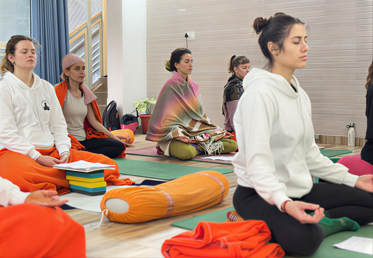 10 Días de Formación de Profesores de Yoga Aéreo en Rishikesh