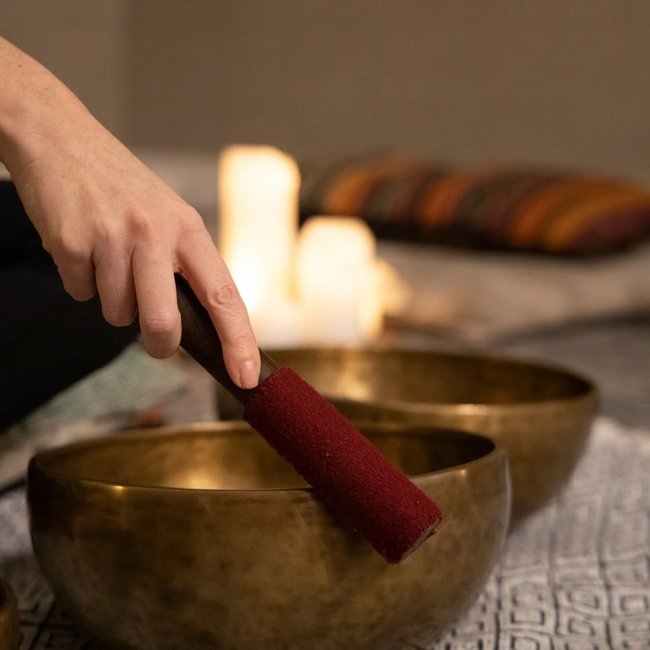 Sunset Sound Bath con Amy Duncan - The Sanctuary en The Horse Shoe Farm — The Horse Shoe Farm Boutique Resort cerca de Asheville, NC | Dining & Spa