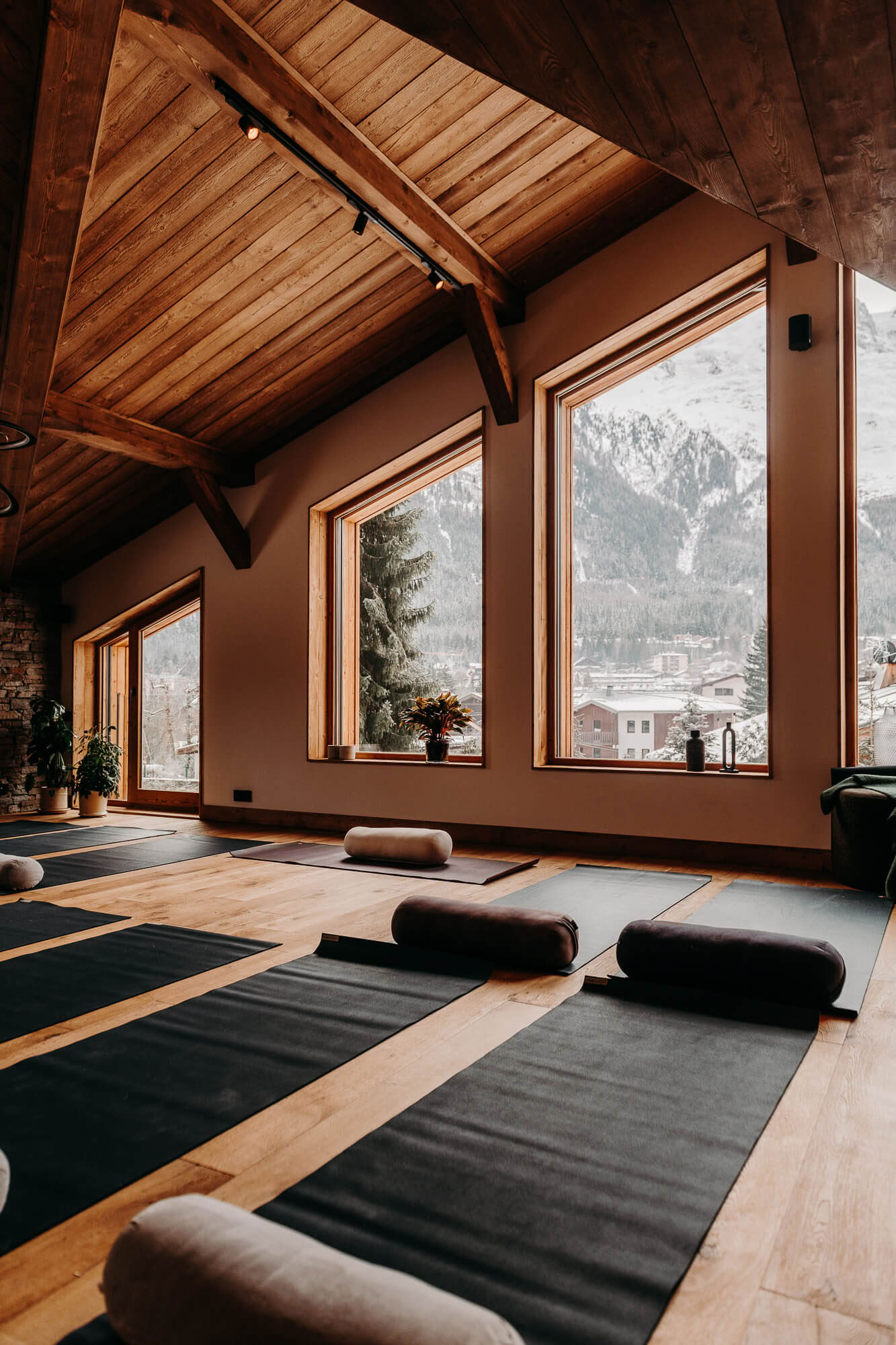 Ski, Pilates, Yoga Retiro in Chamonix Jan 2027