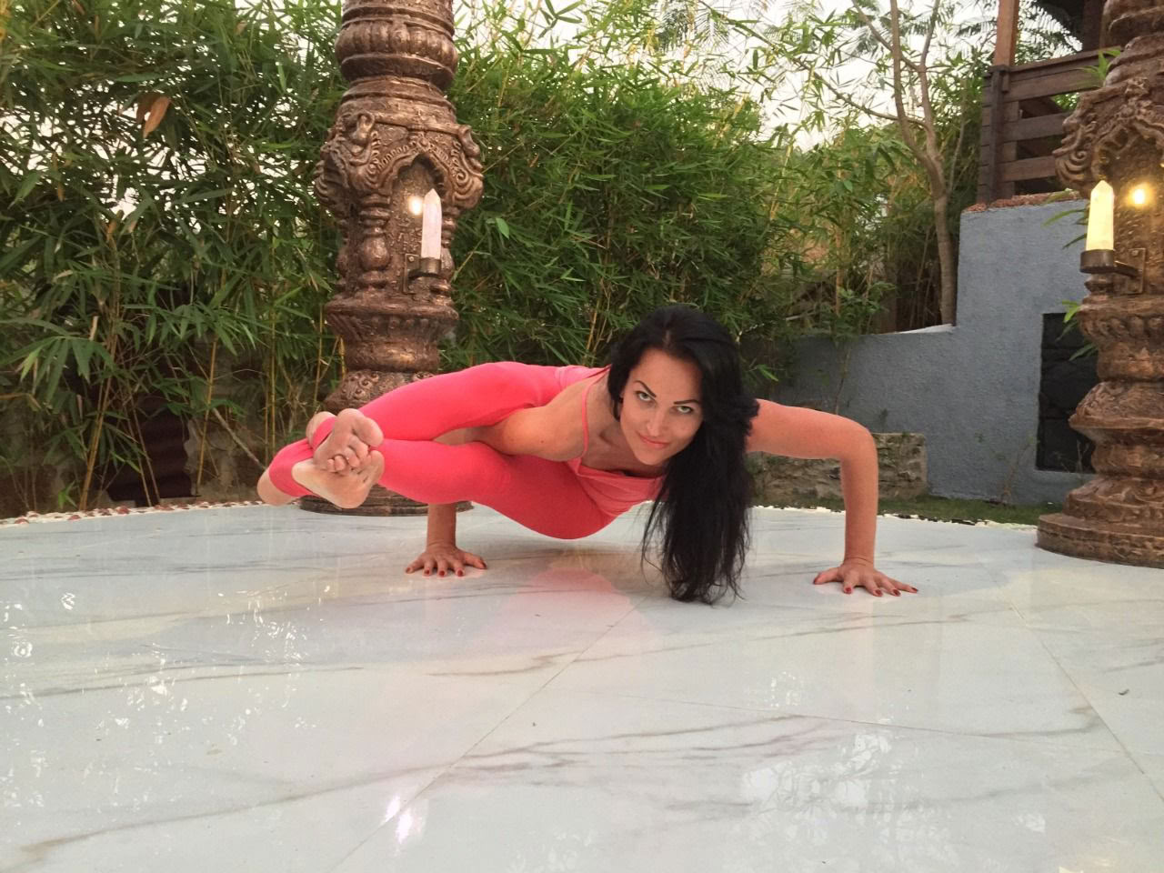 Curso Avanzado de Formación de Profesores de Yoga de 300 Horas – Febrero de 2027