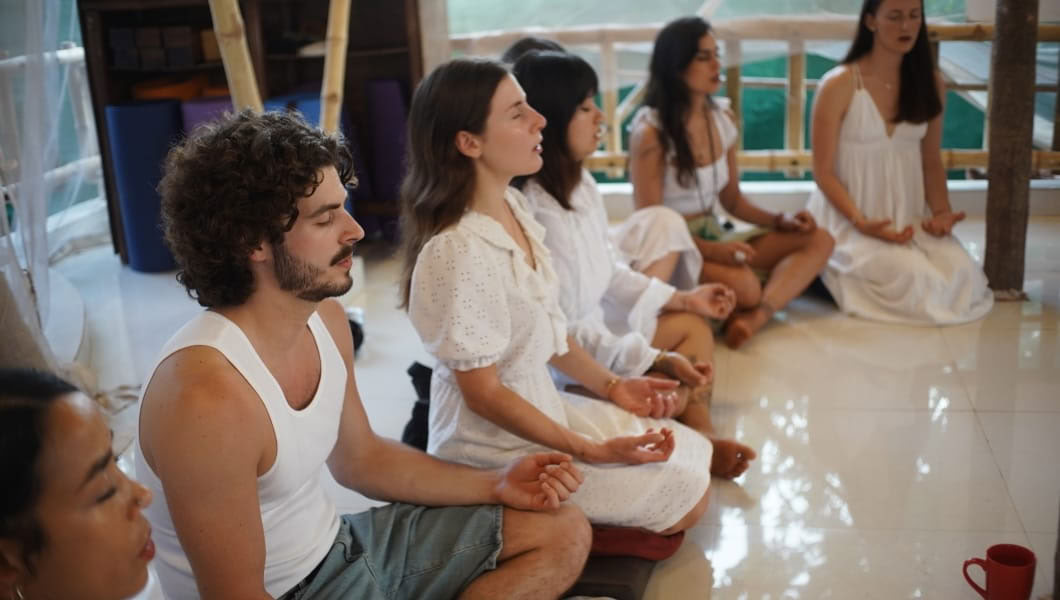 Curso Avanzado de Formación de Profesores de Yoga de 300 Horas – Febrero de 2027