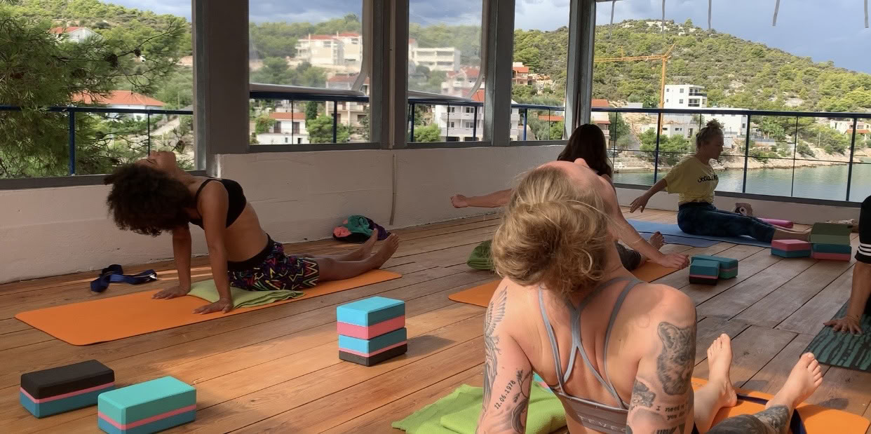 Retiro de yoga para resetear y relajarse de 4 días