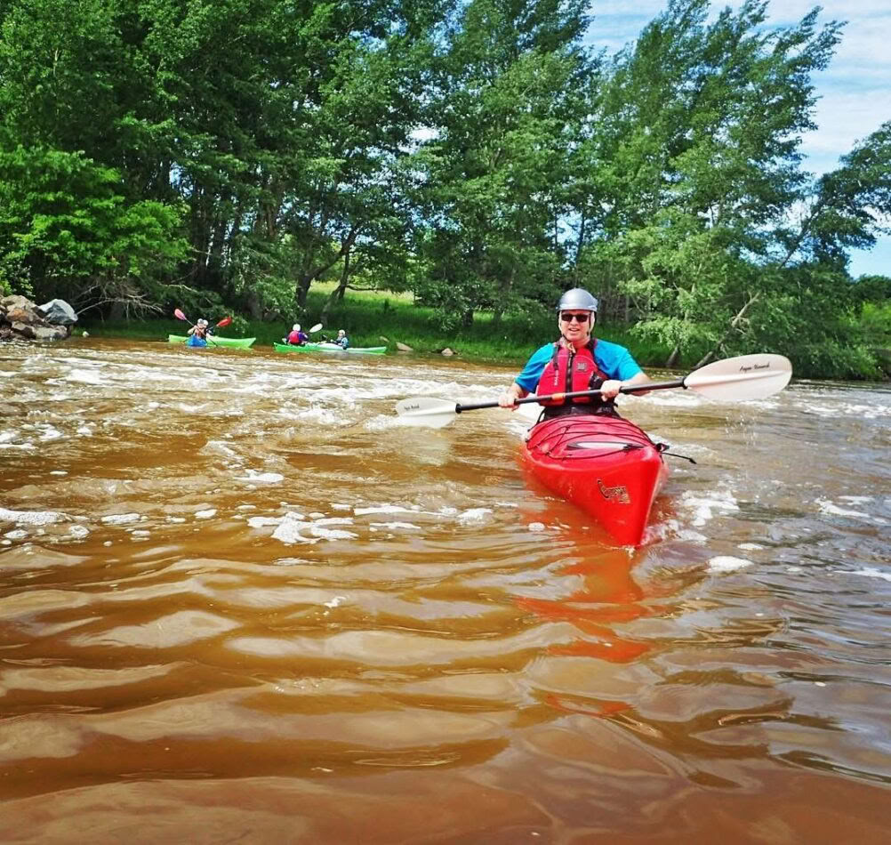 Aventuras personalizadas de kayak para grupos de varios días