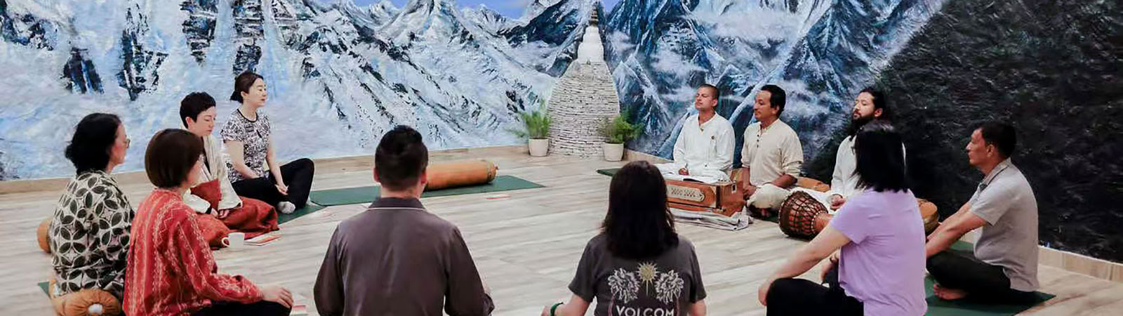 Taller de Yoga Bhakti de 100 horas