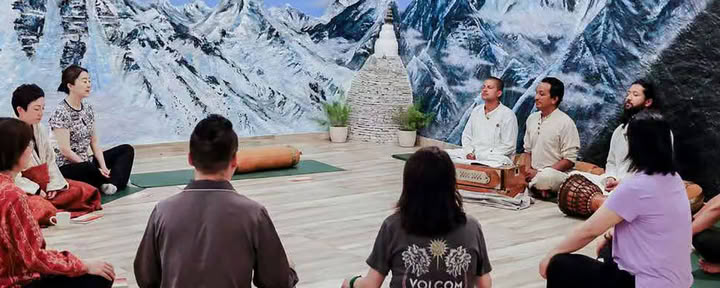 Taller de Yoga Bhakti de 100 horas