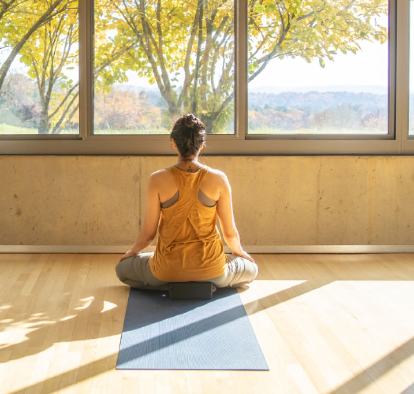 Yoga Restaurativo y Sanación con Sonido
