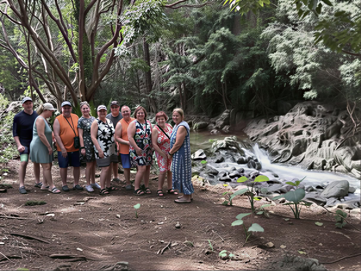 Recorrido por el vivero del jardín sagrado
