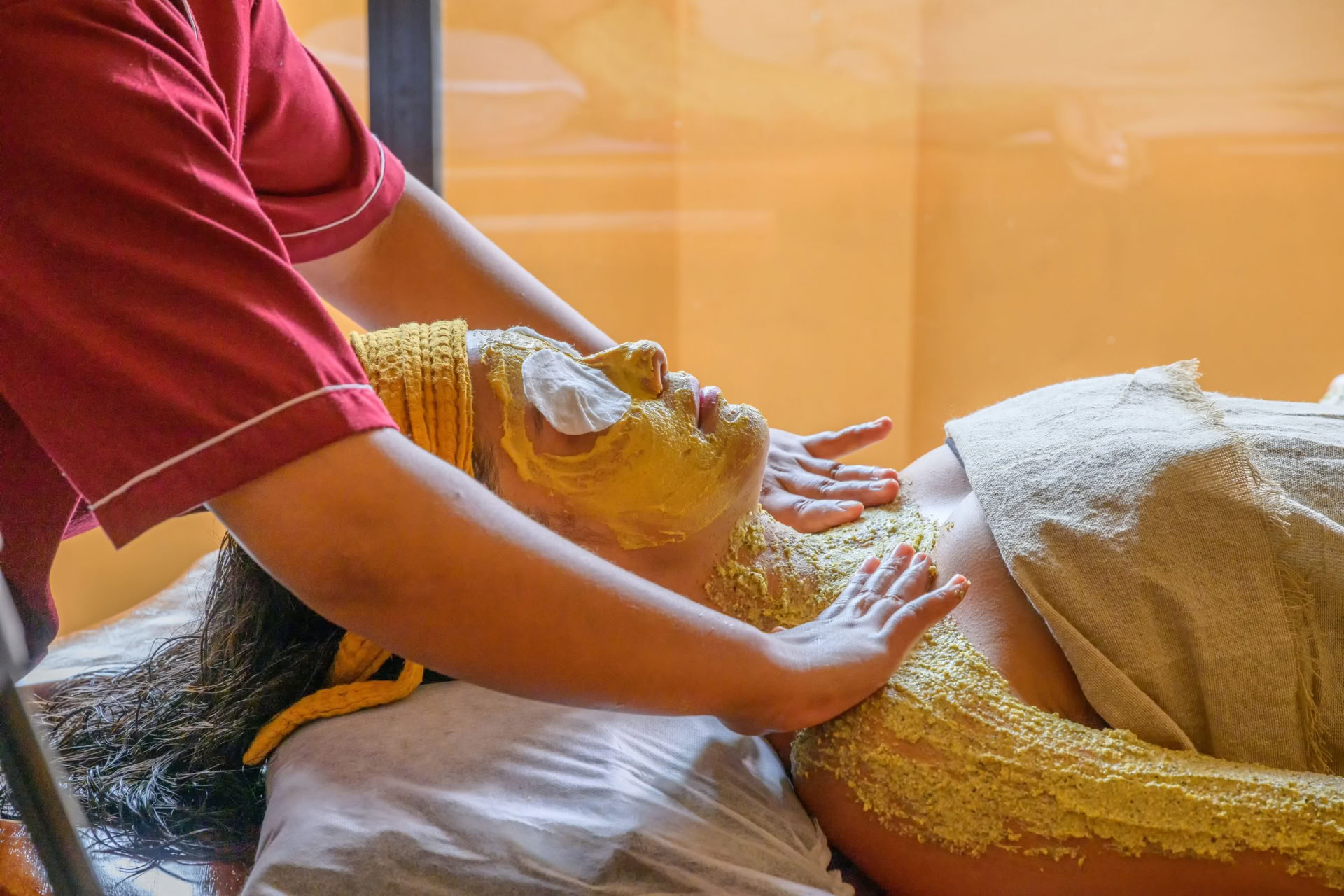 Curso de certificación de 21 días en masaje ayurvédico y terapia Panchakarma