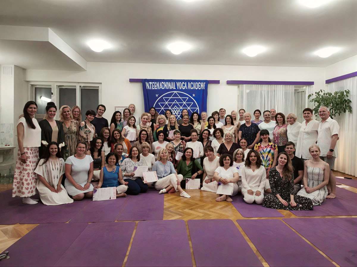 Retiro Internacional Escalar de Yoga de 7 Días «Samvid»