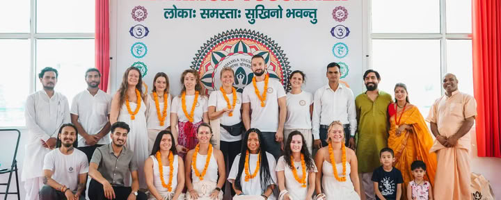 Curso de formación de profesores de yoga de 200 horas en Kerala