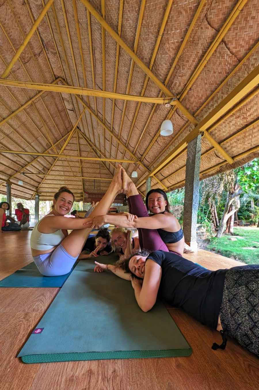 Formación Avanzada de Profesores de Yoga de 300 Horas - Agosto de 2026