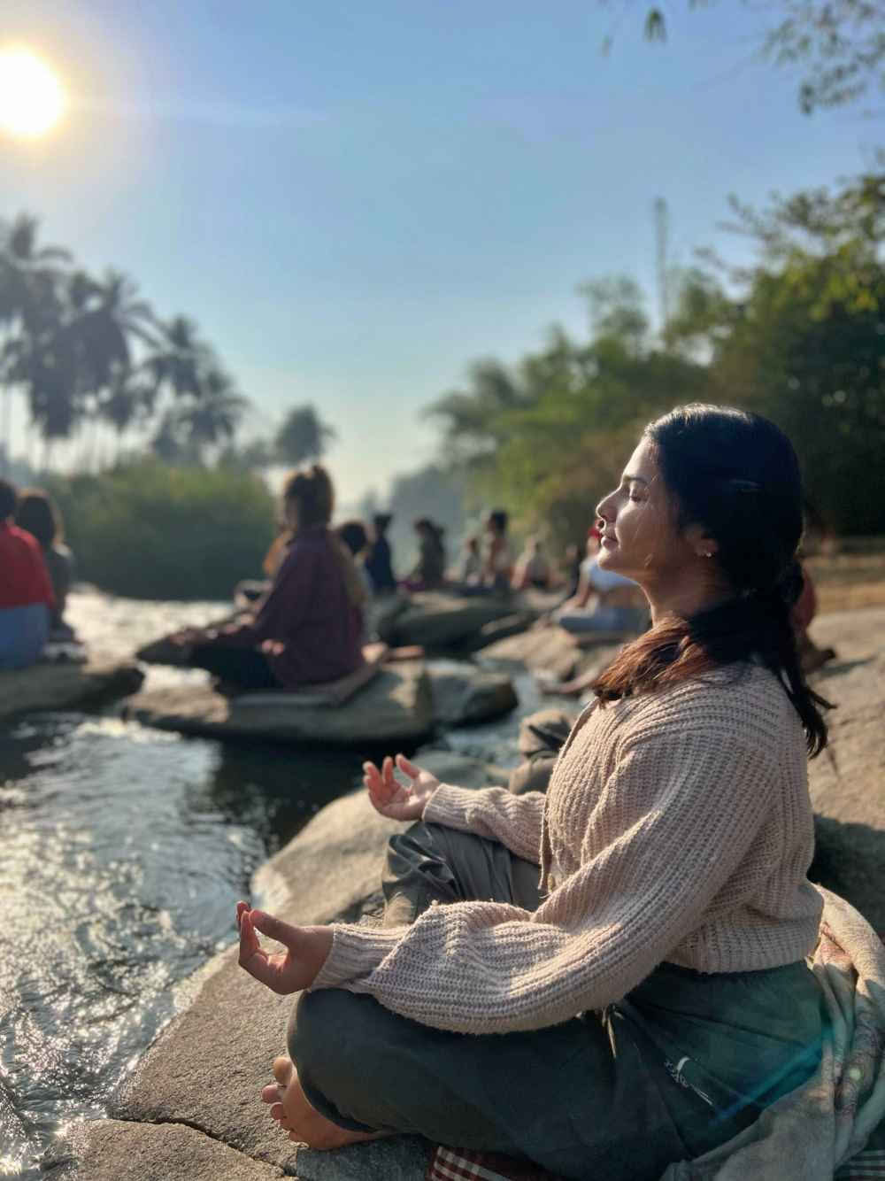 Formación residencial de profesor de pranayama de 100 horas