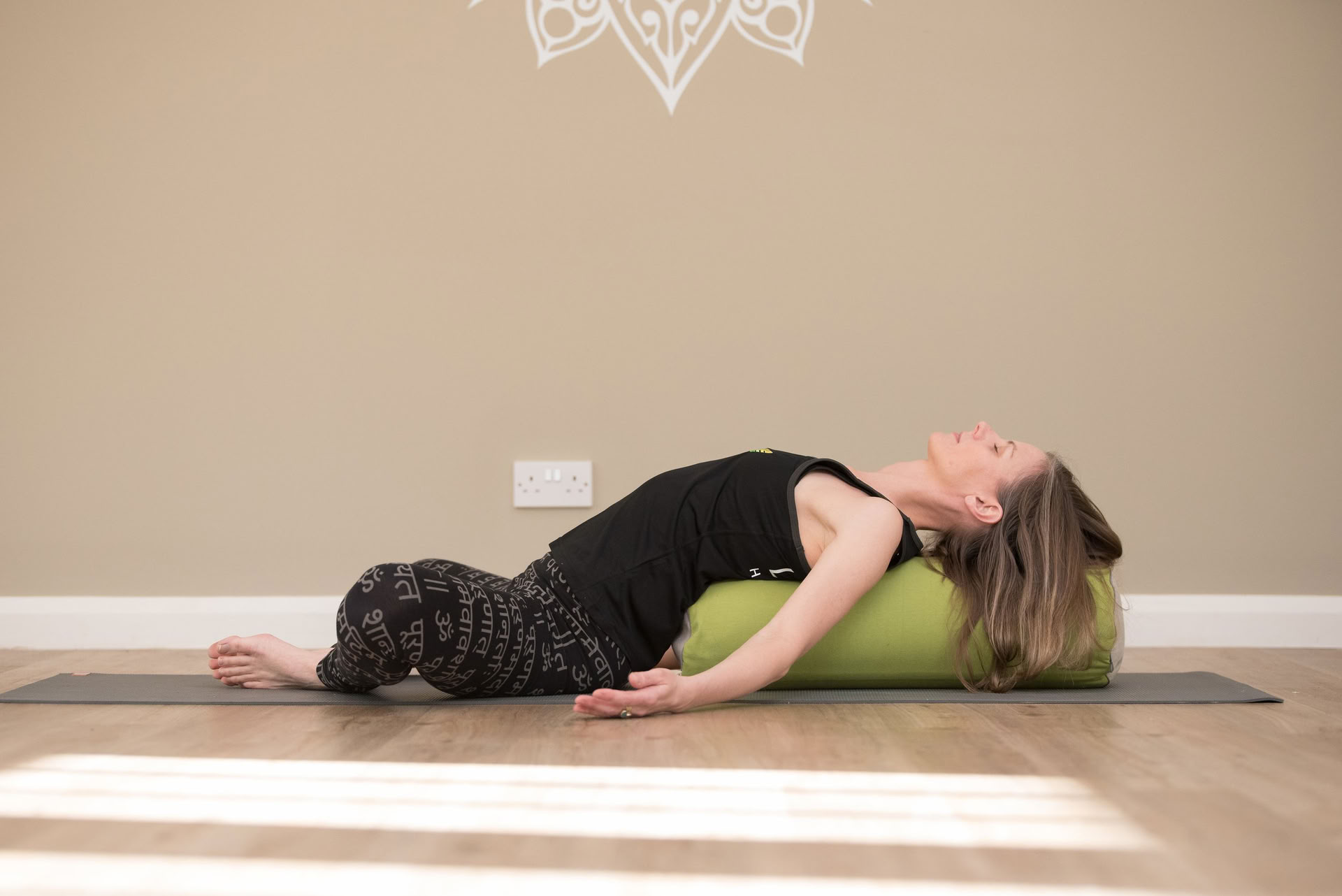 Descanso y Recuperación: Formación Continua para Profesores de Yoga Restaurativo CPD (30 horas) — The Yoga Yurt
