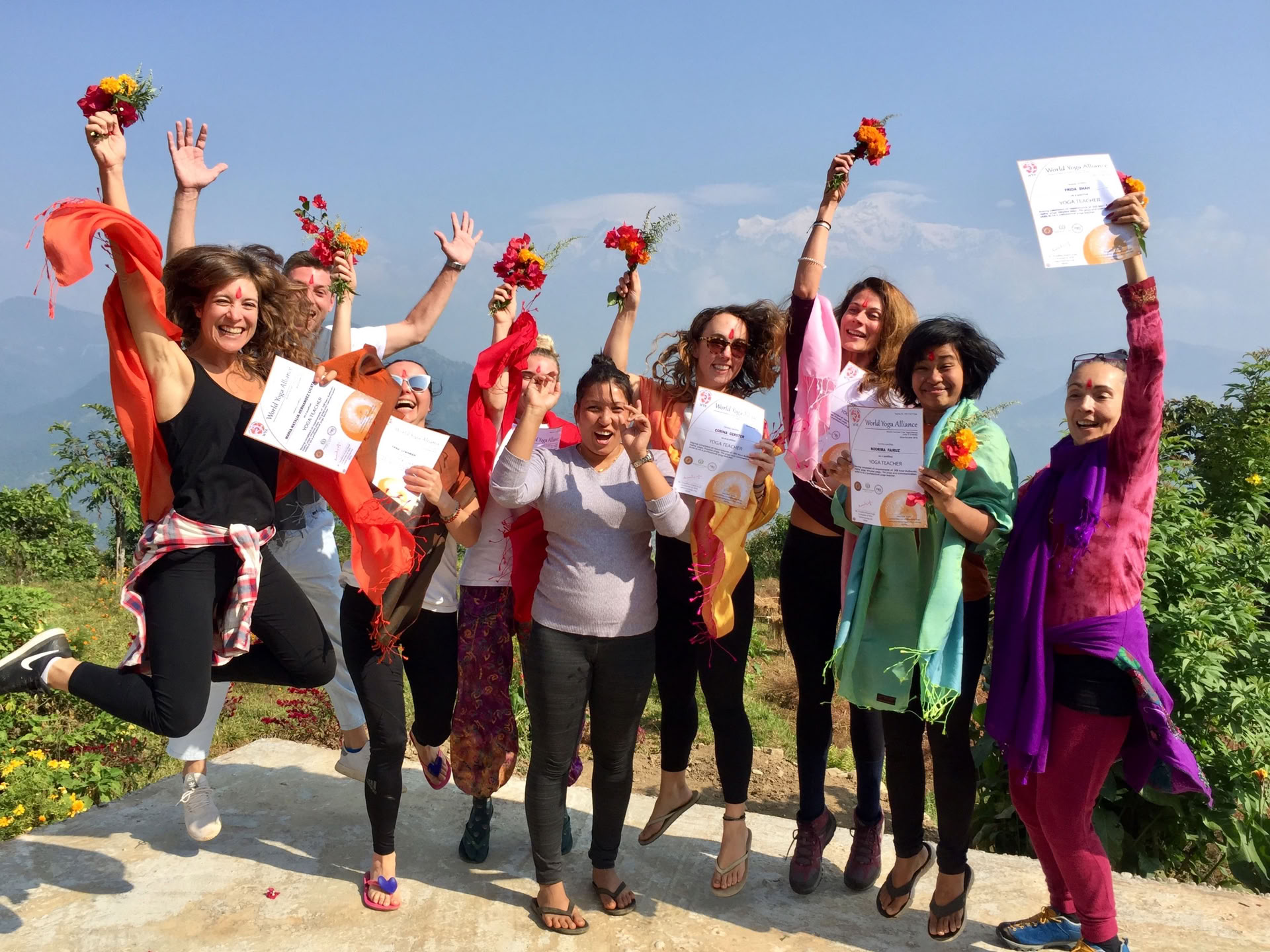 Curso de formación de profesores de yoga de 200 horas durante 20 días en Nepal