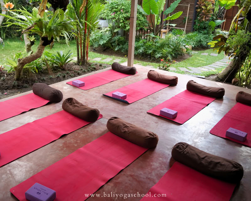 Formación de profesores de Yin Yoga de 100 horas en Bali, Indonesia