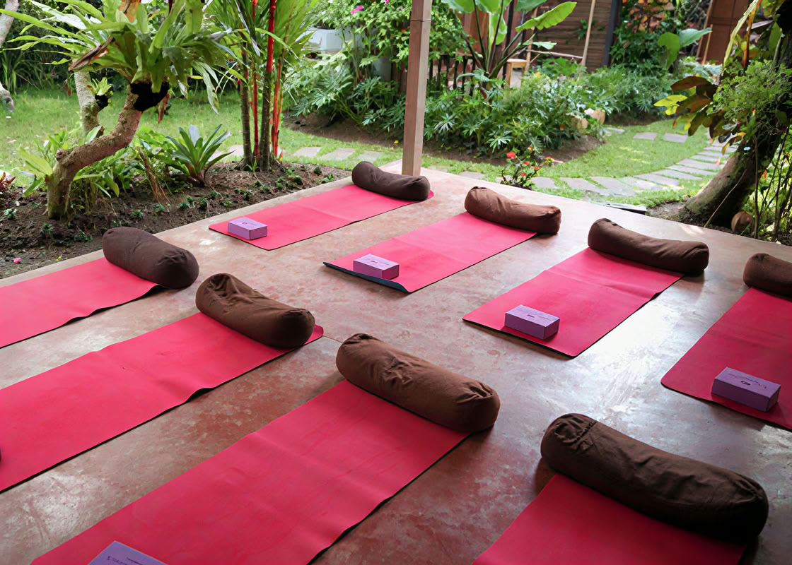Formación de profesores de yoga de 50 / 100 / 200 horas en Ubud y Uluwatu