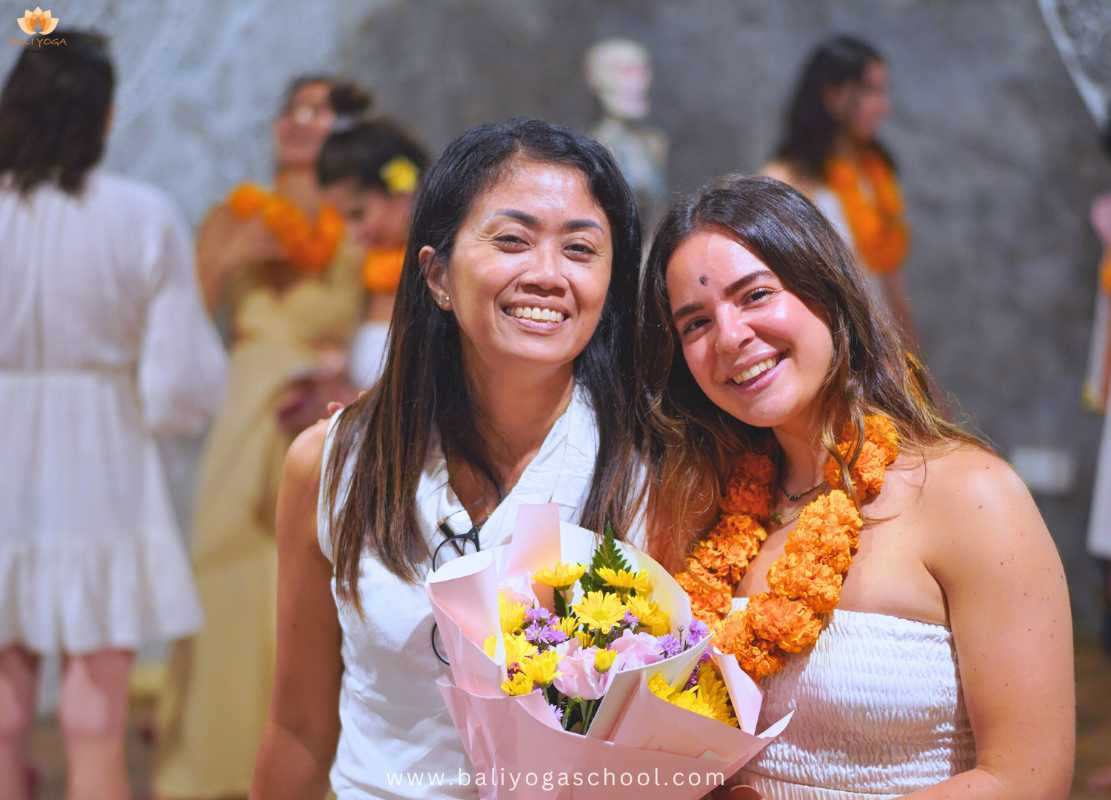 Formación de profesores de yoga de 500 horas en Uluwatu, Bali