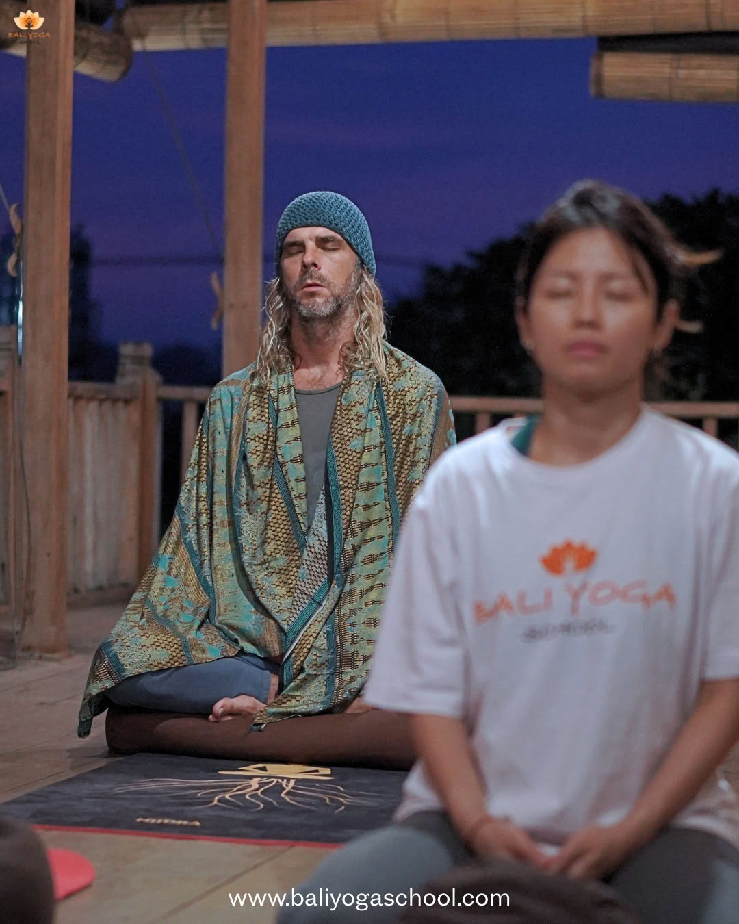 Formación de profesores de yoga de 500 horas en Uluwatu, Bali