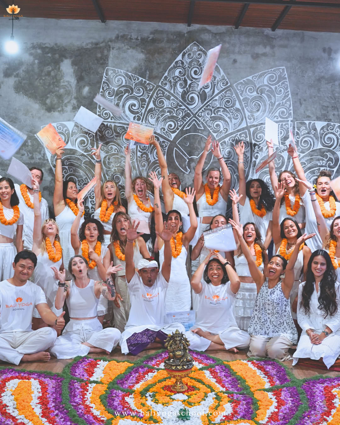 Formación de profesores de yoga de 500 horas en Uluwatu, Bali