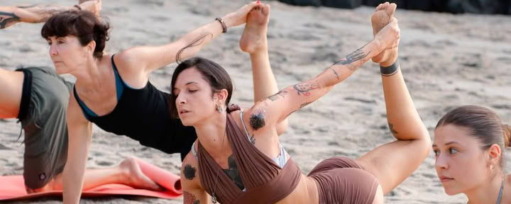 Formación de profesores de yoga de 500 horas en Uluwatu, Bali