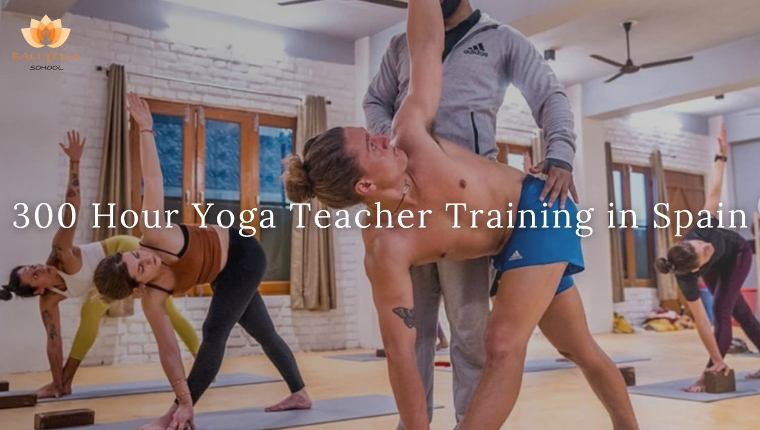 Formación de profesores de yoga de 300 horas en Tailandia