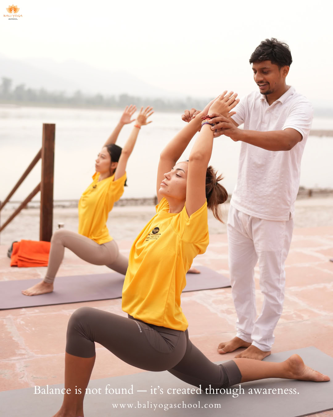 Formación de profesores de yoga de 100 horas en Rishikesh, India