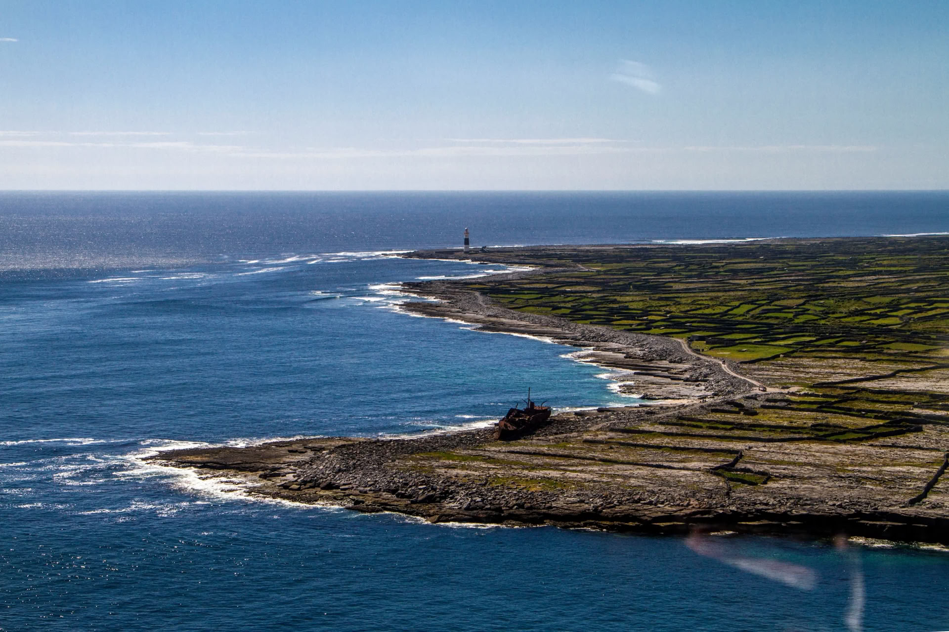 Retiro de bienestar y tejido en la isla