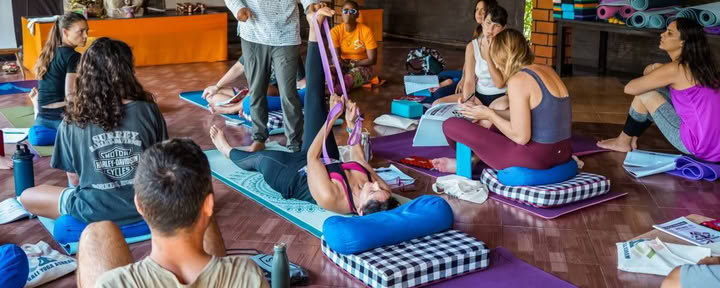 Formación de profesores de Yin Yoga y Vinyasa Flow de 200 horas en Bali