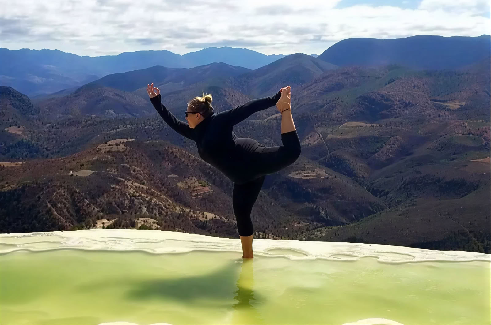 Adolescentes y preadolescentes resilientes - yoga y terapia de juego