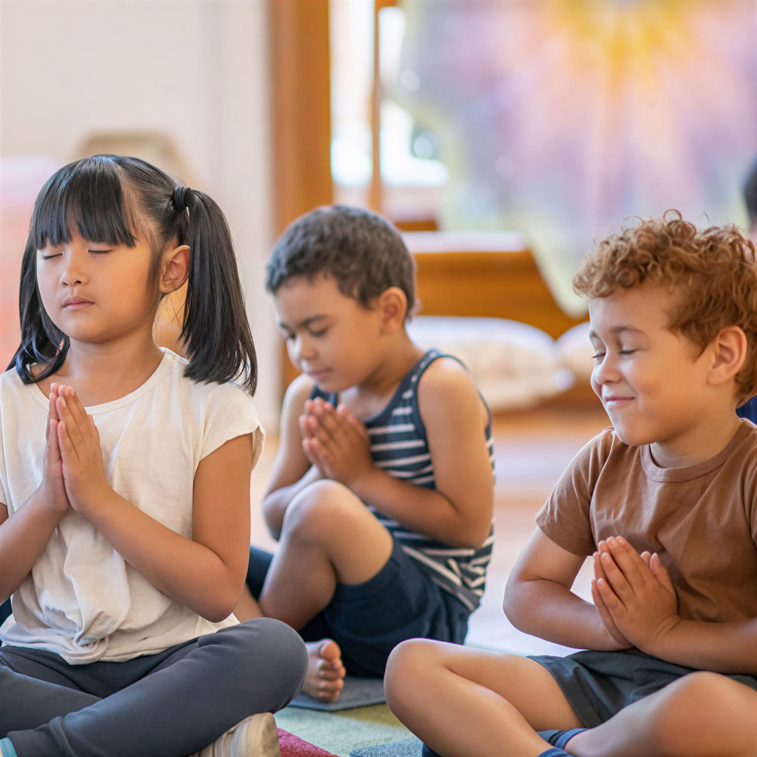 Clase para niños resilientes - yoga para niños y terapia de juego