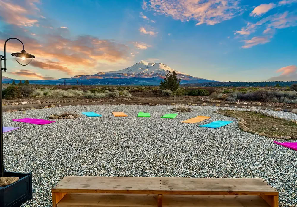Retiro Mount Shasta