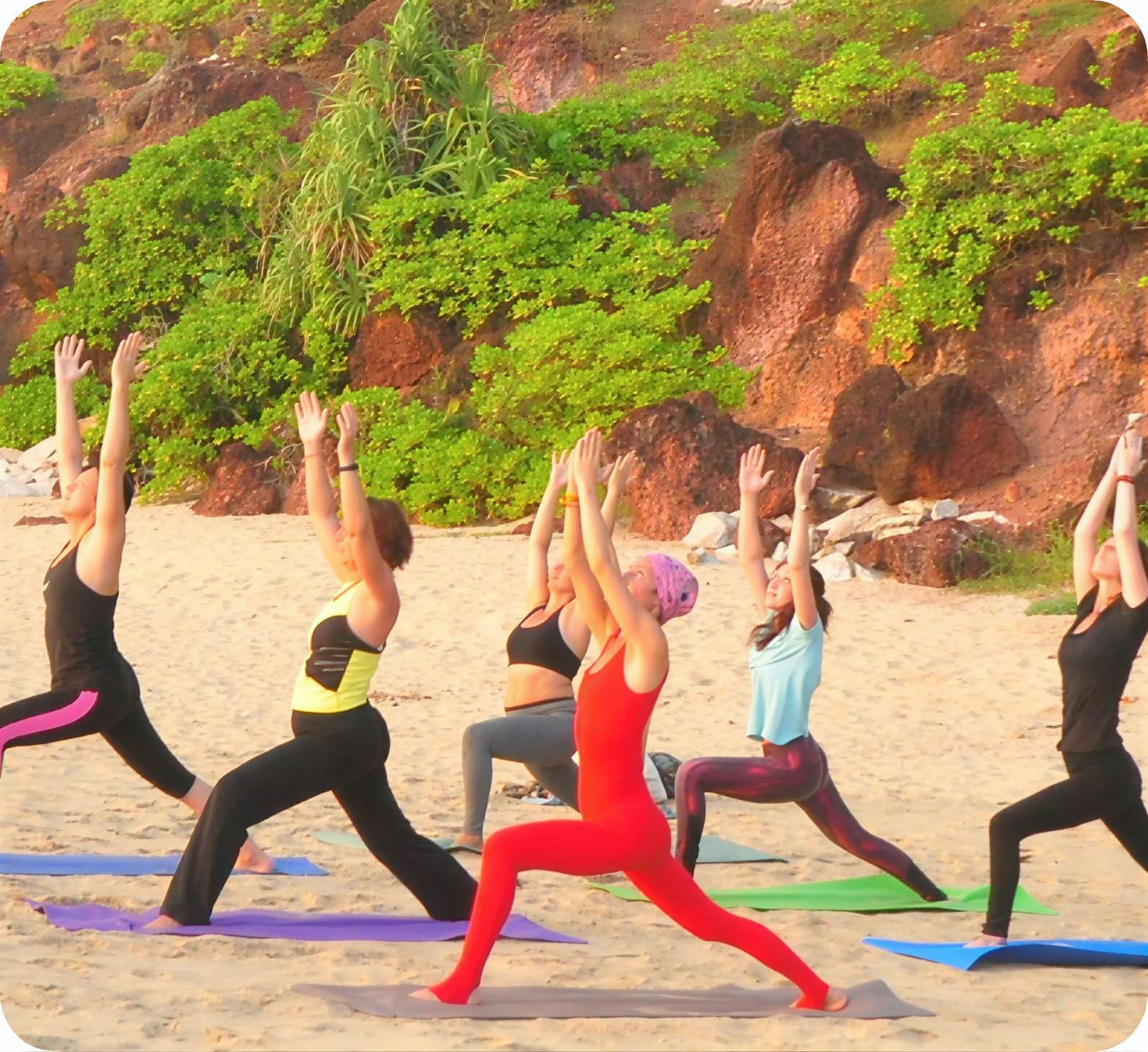 Formación de profesores de yoga de 200 horas en 21 días en Kerala