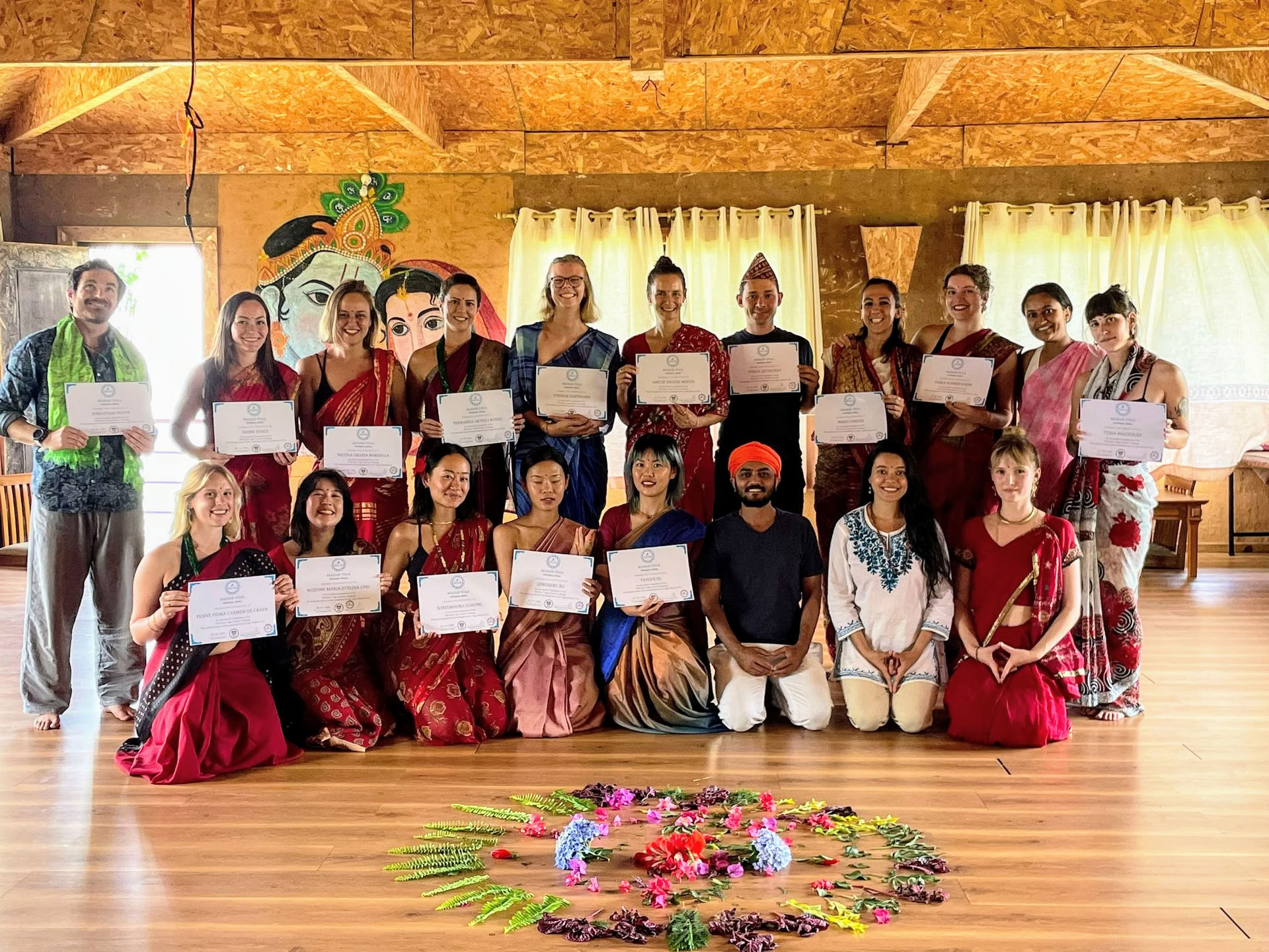Formación de profesores de yoga de 200 horas con vistas al Himalaya en Astam, cerca de Pokhara