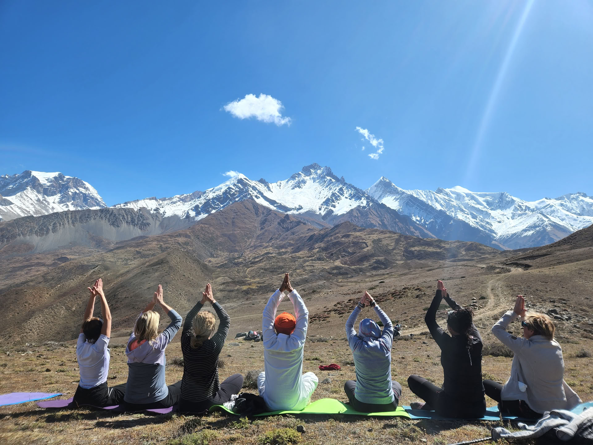 Yoga y caminata espiritual hacia la tierra sagrada de Mustang