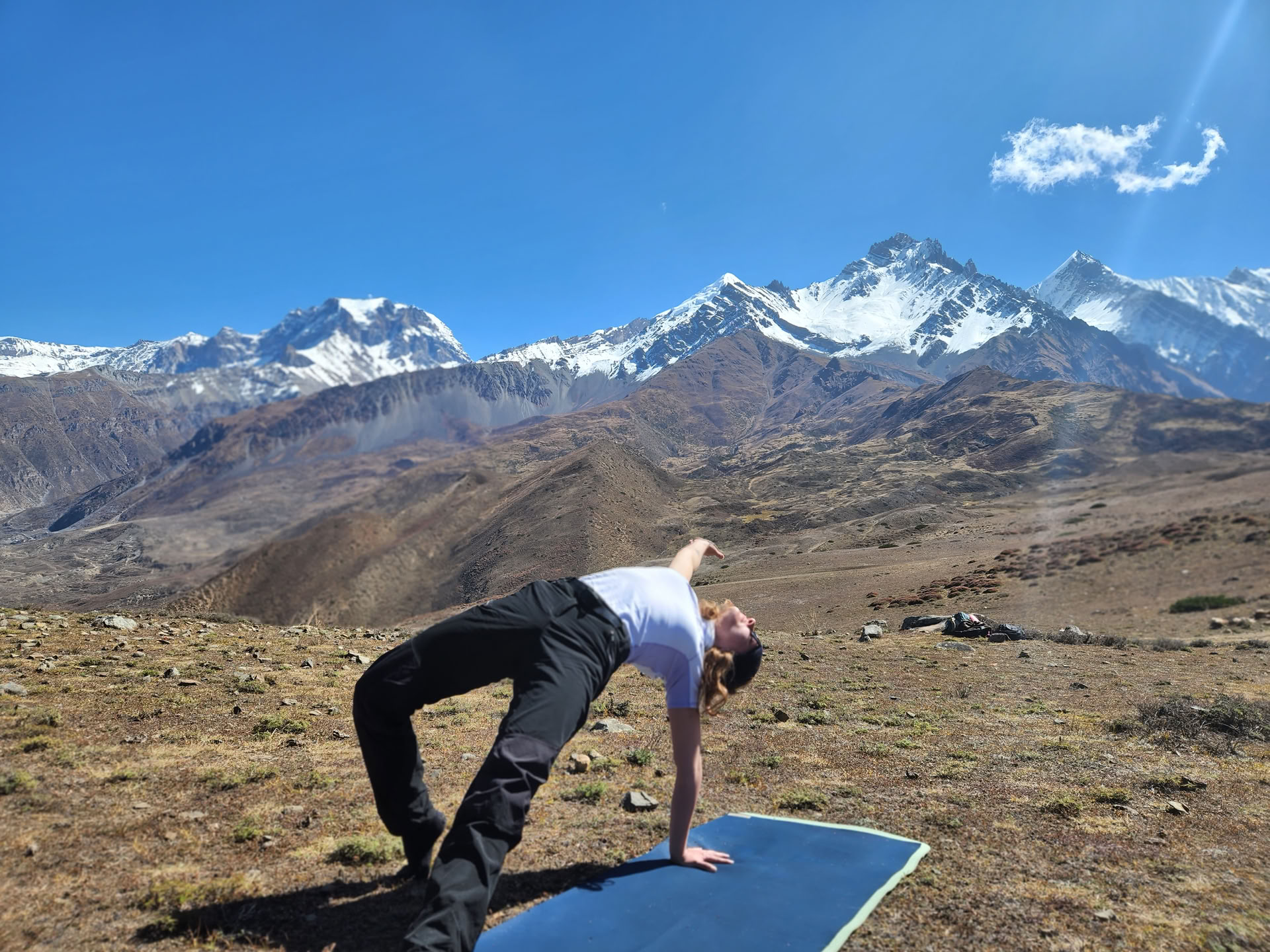 Yoga y caminata espiritual hacia la tierra sagrada de Mustang