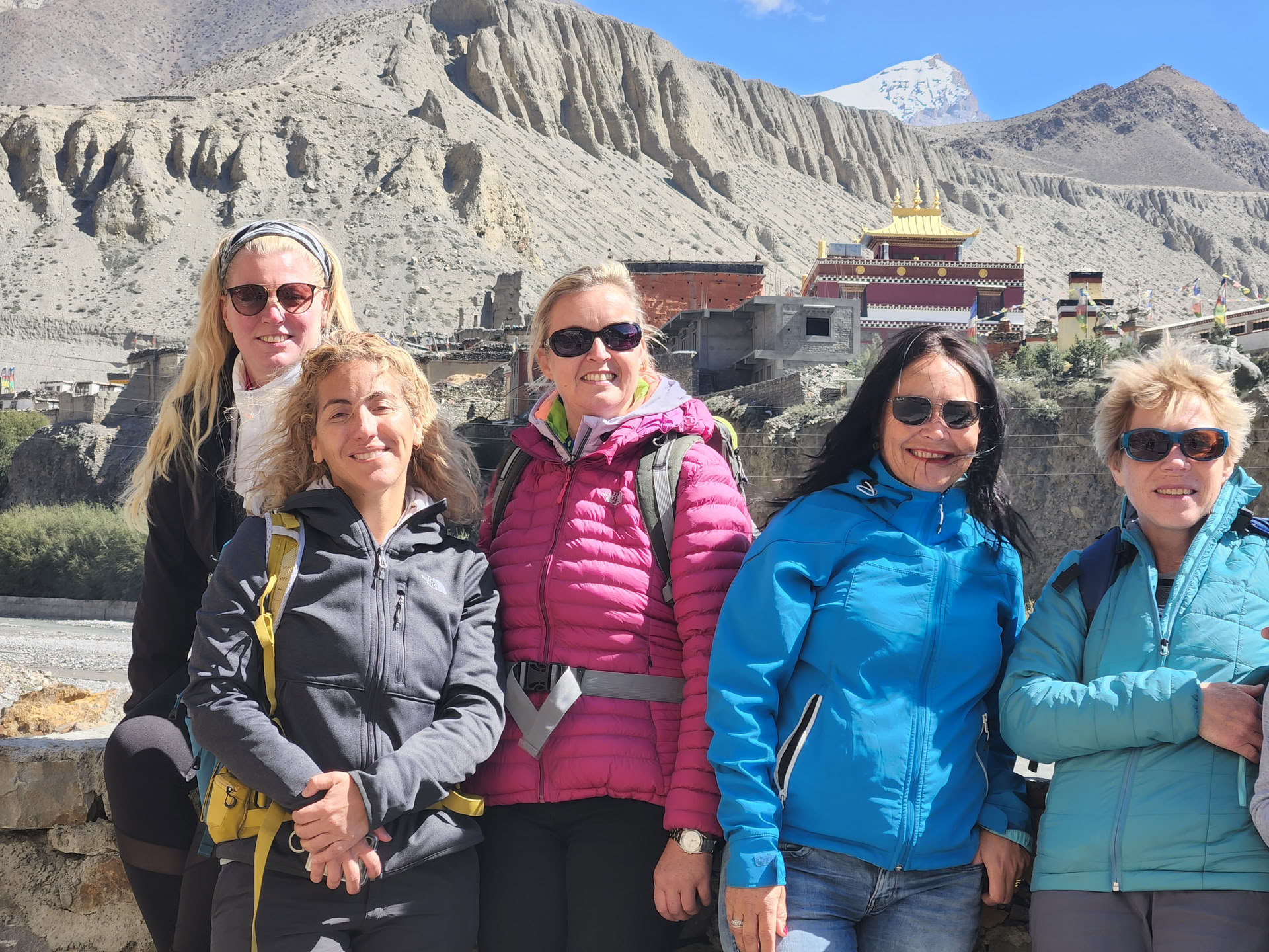 Yoga y caminata espiritual hacia la tierra sagrada de Mustang