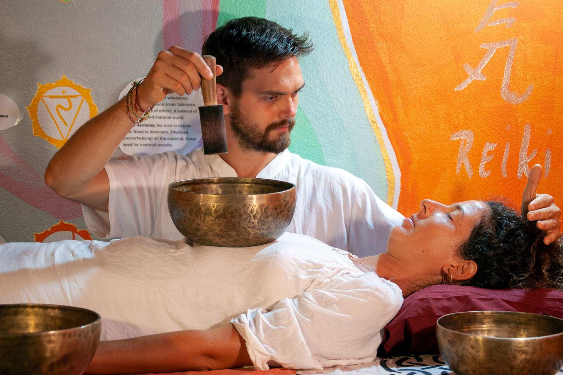 Meditación de sanación con cuencos tibetanos en Tailandia, Krabi