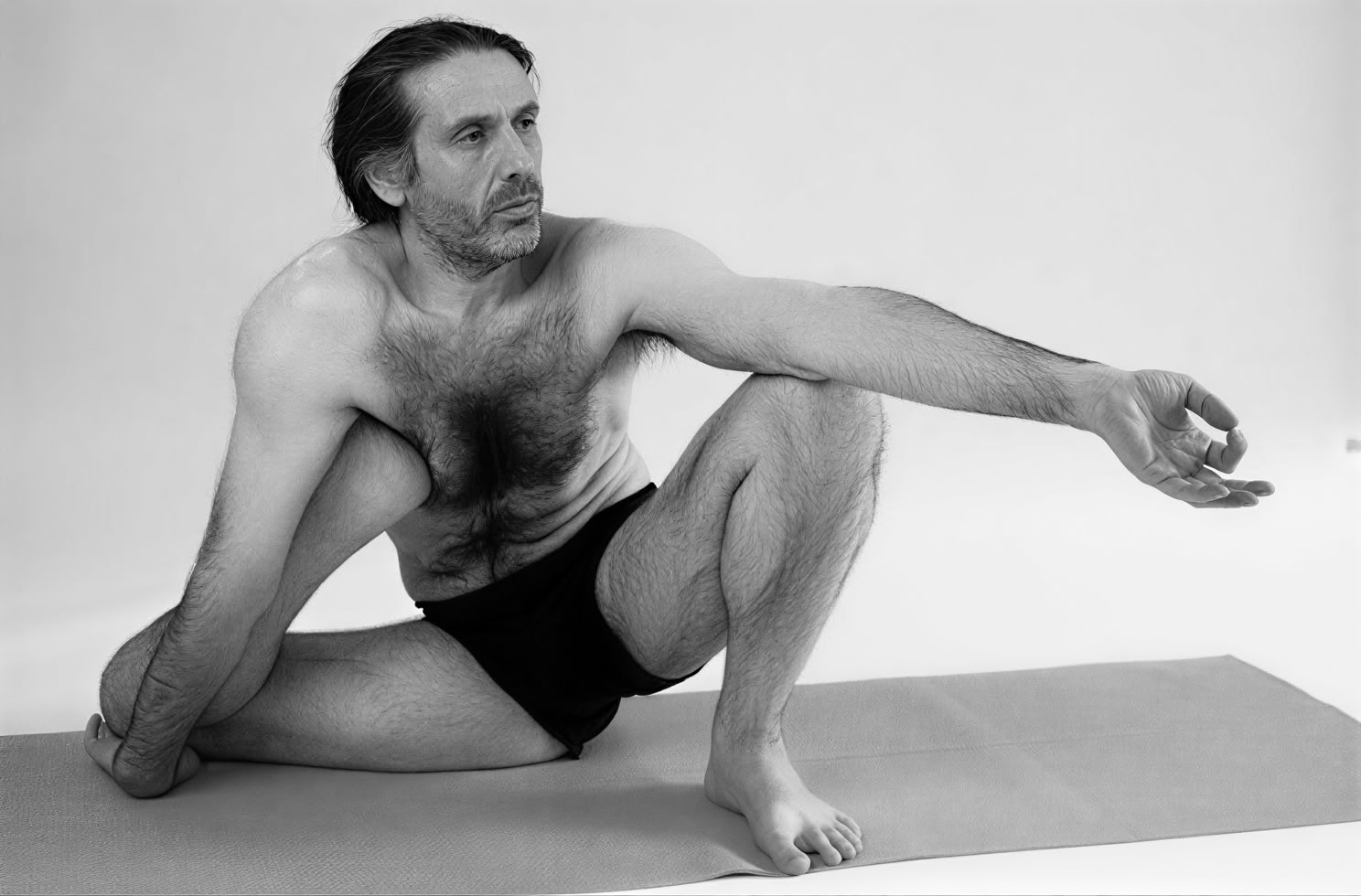 FORMACIÓN DE PROFESORES DE YOGA 200H NIVEL I | YOGA IYENGAR, HATHA – KRIYA Y TANTRA YOGA