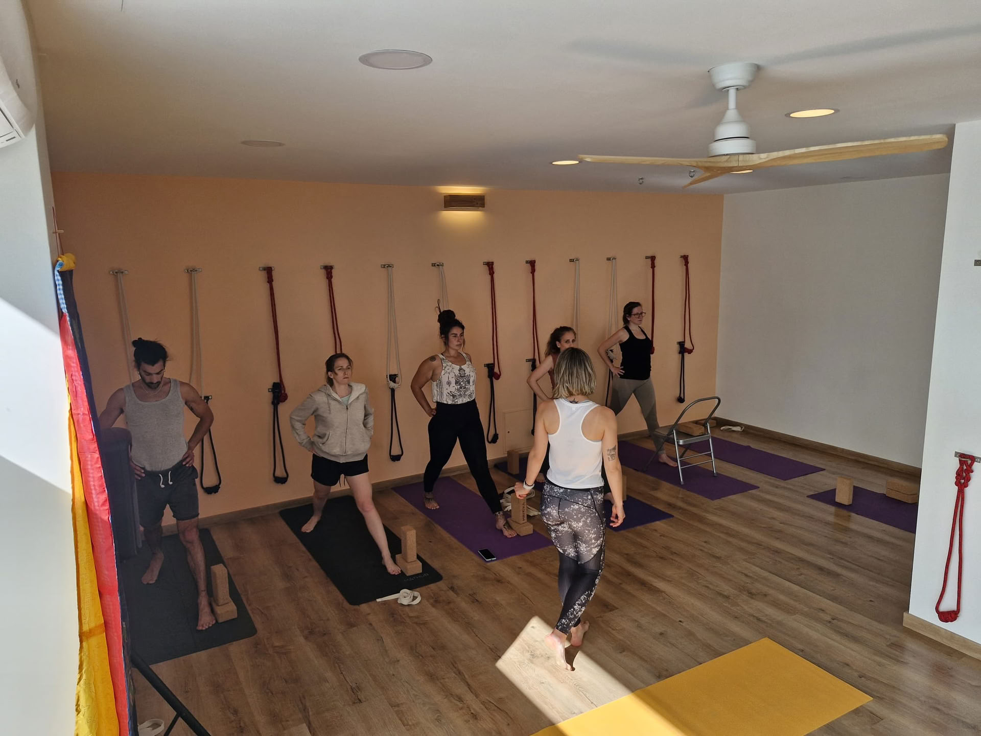 Retiro del Puente de Noviembre | Yoga Iyengar, Danza y Tantra