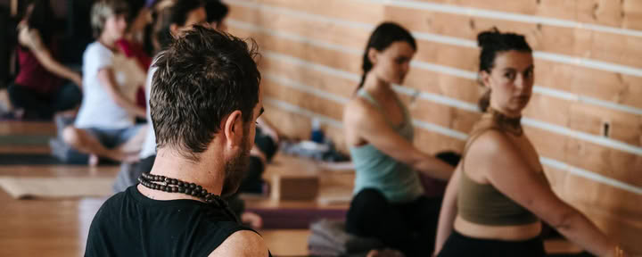 Retiro del Puente de Noviembre | Yoga Iyengar, Danza y Tantra