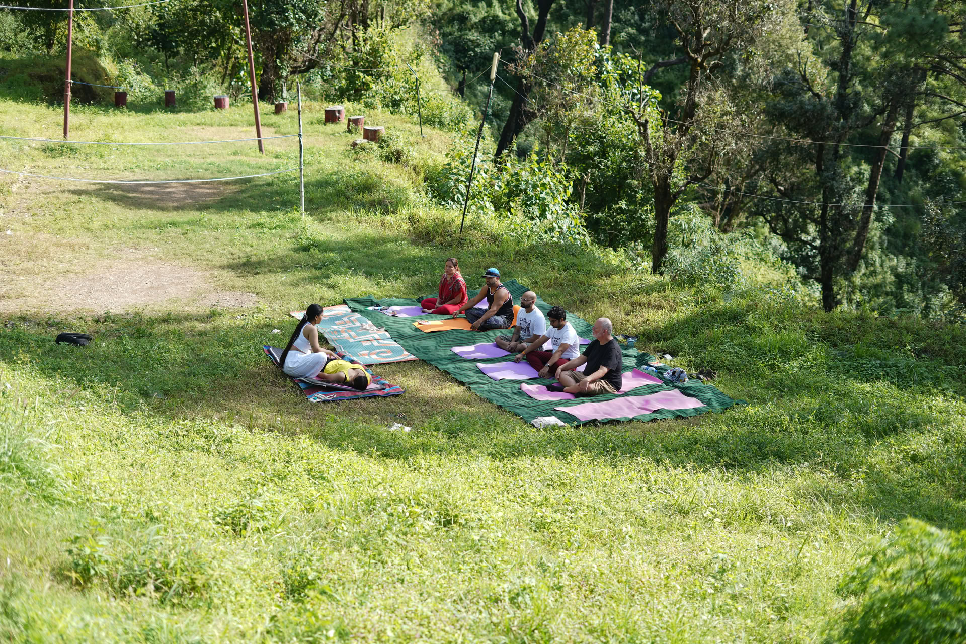 Retiro de 4 días de quietud junto al río en el Himalaya en Almora