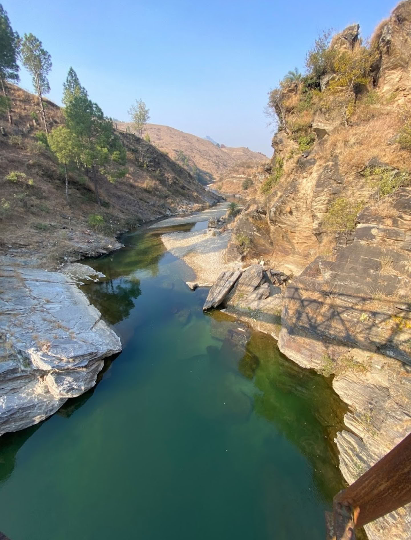 Retiro de 4 días de quietud junto al río en el Himalaya en Almora