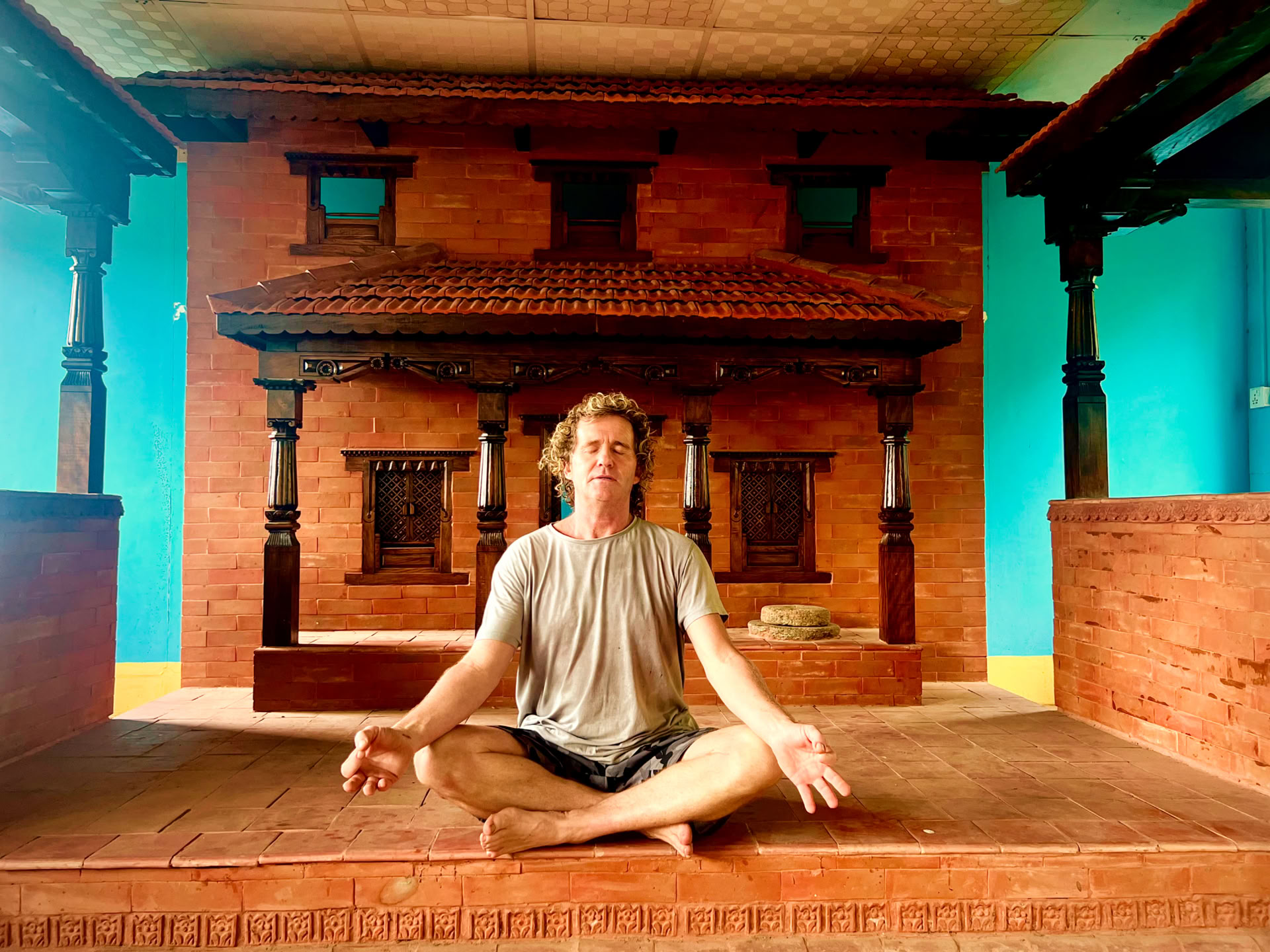 Un viaje holístico de yoga
